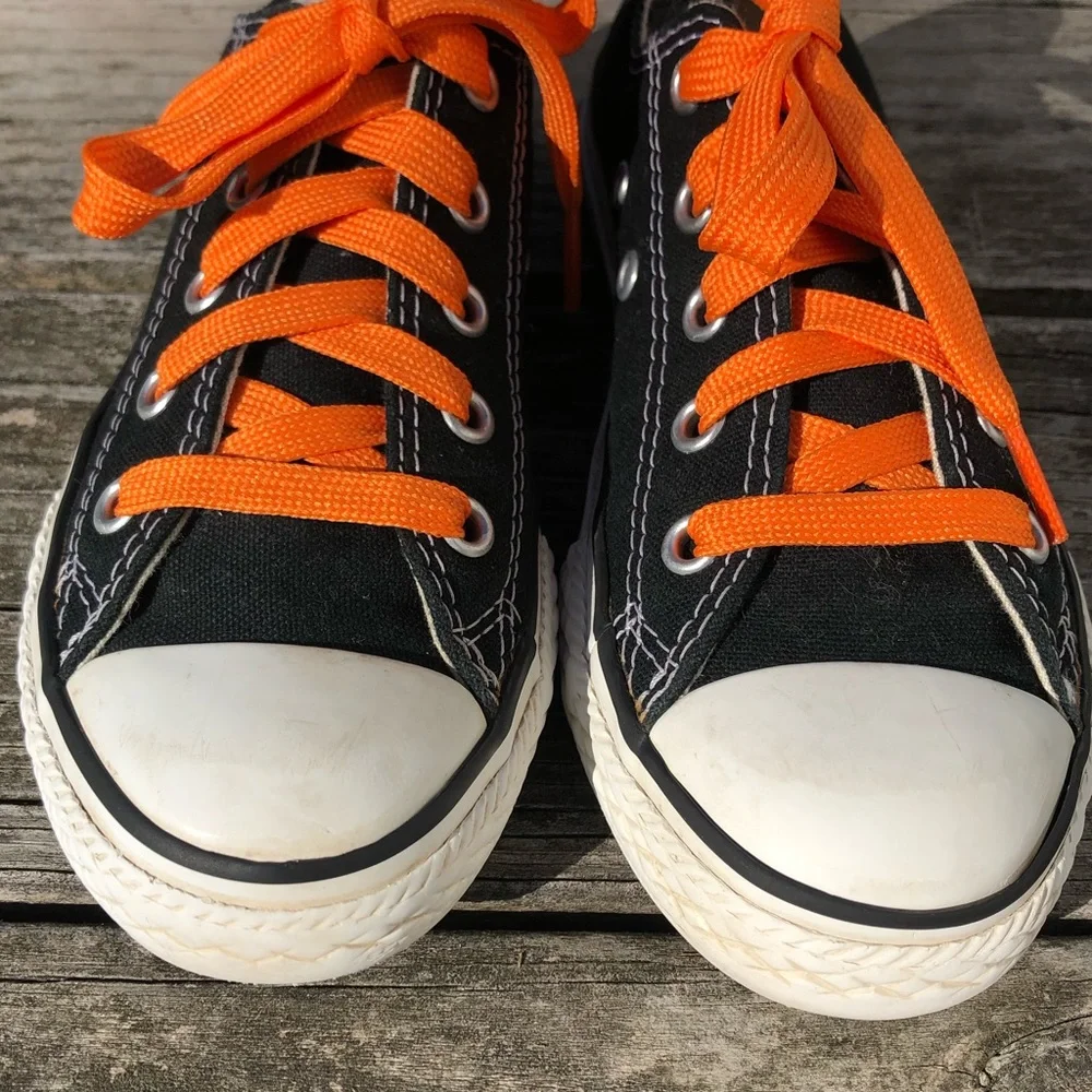 - Converse Black Canvas All-Star Sneakers w/NEW Orange Laces! EUC!